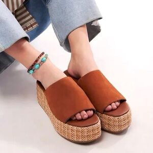 🌻🆕FREE PEOPLE Harbor Raffia Flatform Sandals-Tan Color-Size 8 & 9